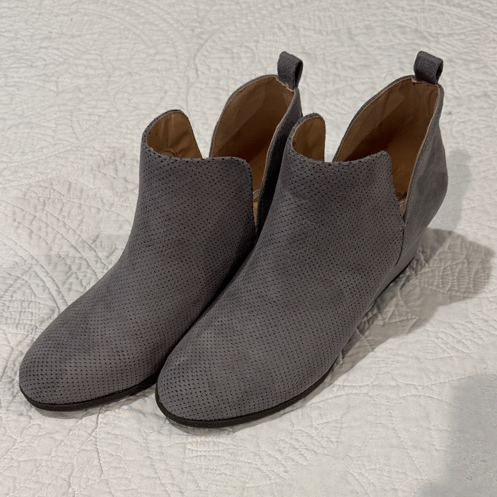 Journee Mylee Pull On Gray Women's Wedge Boots Size 8.5